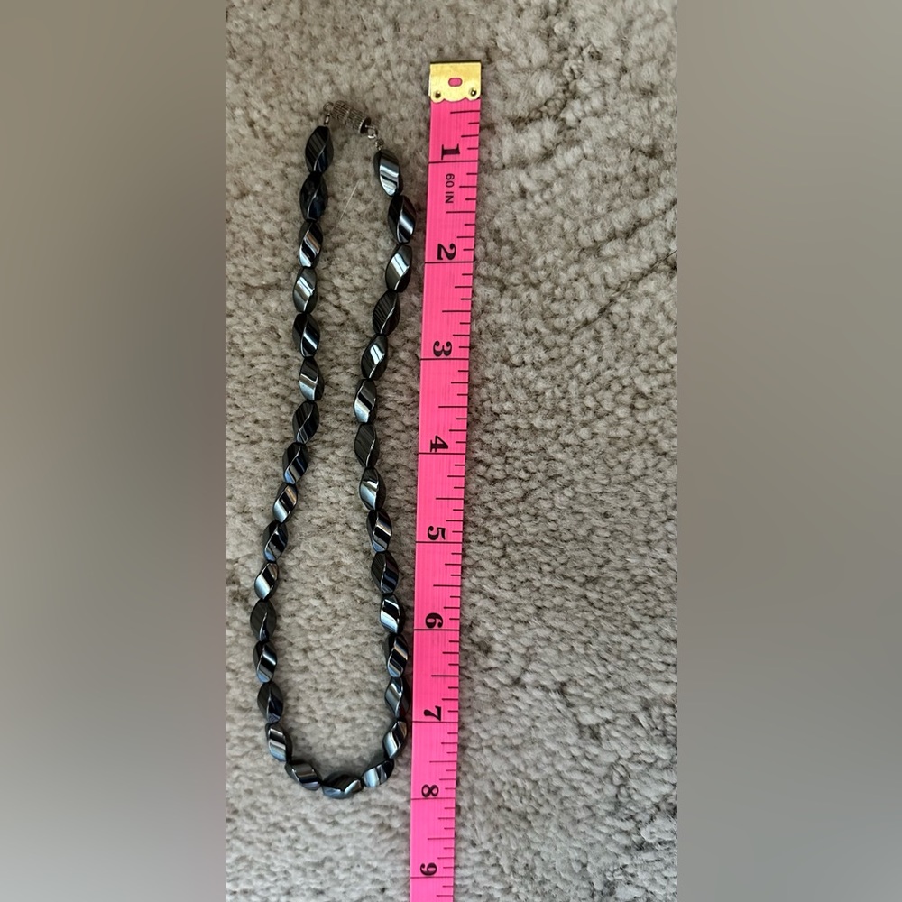 Gorgeous Necklace 🖤 - Picture 2 of 4